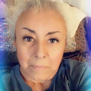 Meet your Posher, Dee